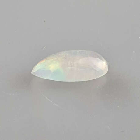 Loser Opal - 2,59 ct., weiß mit schönem Farbspiel, Cabochon … - photo 5