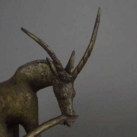 Bronzefigur "Antilope" - wohl afrikanische Bronze patiniert,… - photo 2