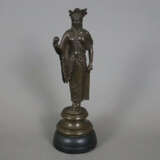 Figurine einer antiken Priesterin - Bronze, braun patiniert,… - photo 1