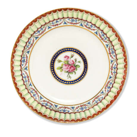 EIGHT SEVRES PORCELAIN `PARASOL CHINOIS` PATTERN PLATES - фото 3
