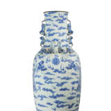 GRAND VASE EN PORCELAINE BLEU BLANC - Foto 1