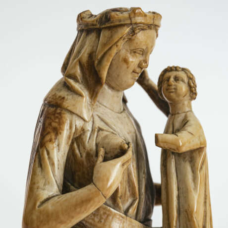 Enthroned Madonna. France, 14th or 19th century - photo 5