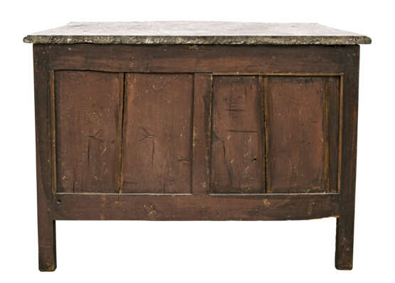 A commode. France (Paris ?), 1st half of the 18th century - photo 4