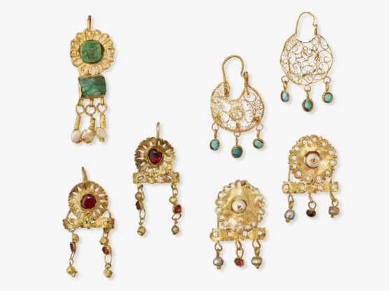 Three pair of earrings and a single earring. Römisch, 3rd century AD - photo 1