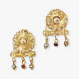 Three pair of earrings and a single earring. Römisch, 3rd century AD - фото 3