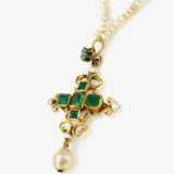 A seed pearl necklace with cross pendant with emeralds. Pendant: probably Spain, 1st half of the 17th century - photo 2