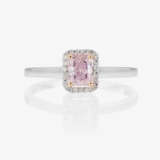 An exquisite entourage ring decorated with a natural fancy purple - pink diamond. Belgium, ANTWERP ATELIERS - photo 2