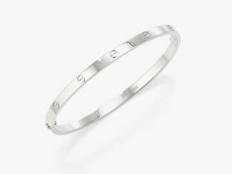 A bangle with simple elegance. Germany