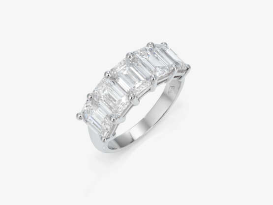 A cocktail ring decorated with 5 exquisite LAB GROWN diamonds in emerald cut. Belgium, ANTWERP ATELIERS - photo 1