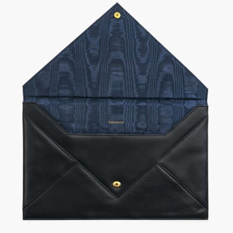 An evening bag/clutch. Yves Saint Laurent, Paris - photo 2