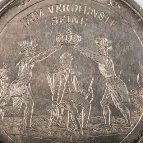 Konvolut mit Medaille Thema Jagd/Schützenwesen von 1862 "DEM VERDIENSTE", gefasst mit Öse, - photo 2