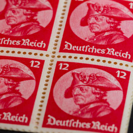 Deutsches Reich - 1933/ 2 Markenhefte Friedericus nämlich 32.2 und - фото 3