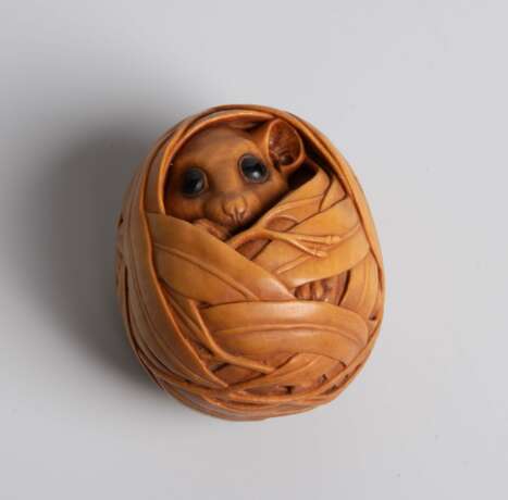 Holz-Netsuke von Susan Wraight (Berkshire 1955–) - фото 2