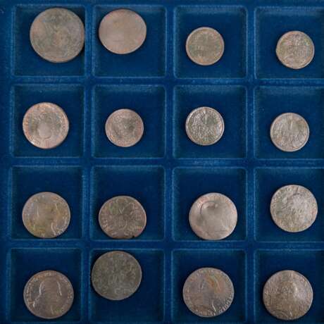 2 Tableaus mit Münzen der Frühen Neuzeit bis Anfang 20. Jahrhundert. - - Foto 4