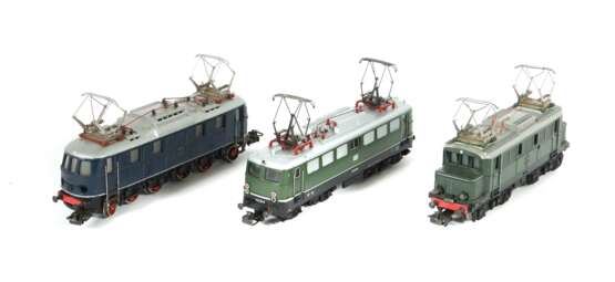 3 x E-Lok Märklin, Spur H0, 1 x E-Lok 3011, BR E44 der DB, B… - фото 1