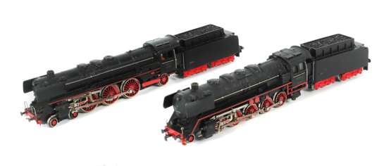 2 x Dampflok Märklin, Spur H0, 1 x Dampflok mit Tender 3047,… - photo 1