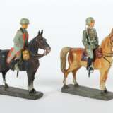 2 Reiter Elastolin, 1 x Hauptmann zu Pferd mit Steigbügel 3,… - Foto 1