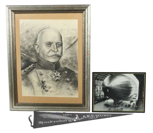''Konvolut Zeppelin'' 3-teilig, 1 Kohlezeichnung Brustbildni… - photo 1