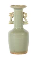 Kleine Longquan-glasierte Kinuta-Vase China, wohl 19./20. Jh…