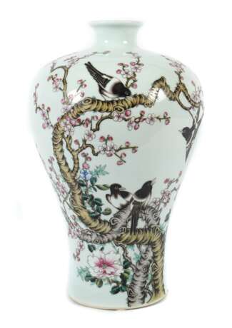 Vase China/Taiwan, 20. Jh., Porzellan, wohl Replik nach alte… - Foto 1