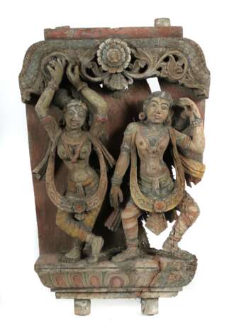 Schnitzrelief mit Yaksha und Yakshi Indien, Holz farbig gefa… - Foto 1