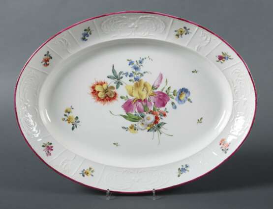 Ovalplatte mit floralem Dekor Herzoglich Aechte Porcelain Fa… - photo 1