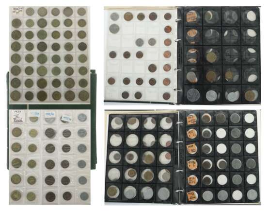 Münzalbum mit ca. 328 variierenden Pfennigen, Mark, Schillin… - фото 1