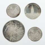 4 Medaillen Silber, ca. 9,9 g, Kalendermedaille 2002; 2x Ehe… - фото 1