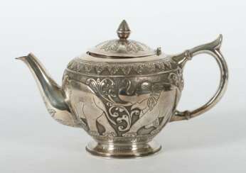 Teekanne Indien, Silber 925, gedrungen gebauchter Korpus mit…