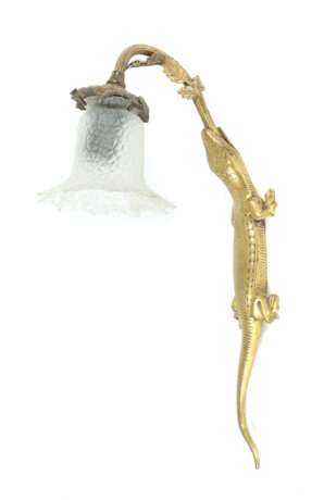 Eidechse als Wandlampe Um 1900, wohl Wiener Bronze, plastisc… - фото 1