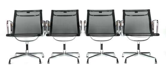 Eames, Charles & Ray 4 Aluminium Chairs EA 108, Entwurf: um … - Foto 1