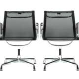 Eames, Charles & Ray 4 Aluminium Chairs EA 108, Entwurf: um … - фото 1