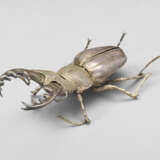 A SMALL SILVER ARTICULATED SCULPTURE OF A STAG BEETLE - фото 2