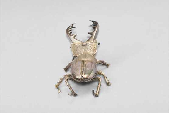 A SMALL SILVER ARTICULATED SCULPTURE OF A STAG BEETLE - photo 5