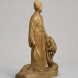 A CARVED WOOD SCULPTURE OF RAFUSEN (LUOFUXIAN) - photo 4