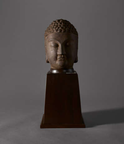 A LARGE CAST IRON HEAD OF BUDDHA - фото 5