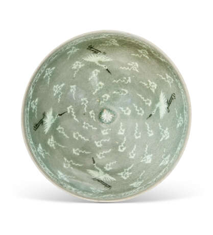 A SLIP-INLAID CELADON STONEWARE BOWL - photo 4