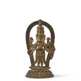 A GILT-COPPER FIGURE OF AVALOKITESHVARA - photo 1