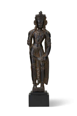 A ZITAN FIGURE OF PHAGPA LOKESHVARA - фото 1