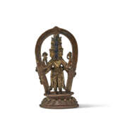 A GILT-COPPER FIGURE OF AVALOKITESHVARA - photo 6