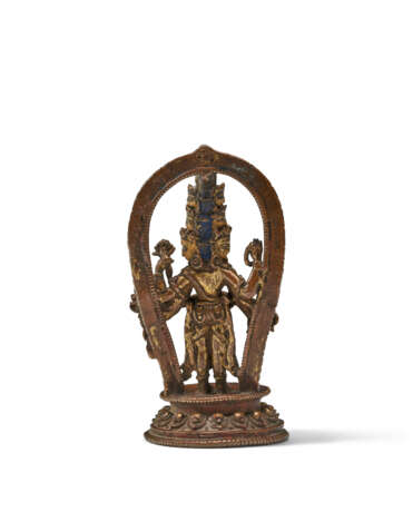 A GILT-COPPER FIGURE OF AVALOKITESHVARA - photo 6