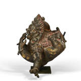 A GILT-COPPER FIGURE OF GARUDA - photo 7