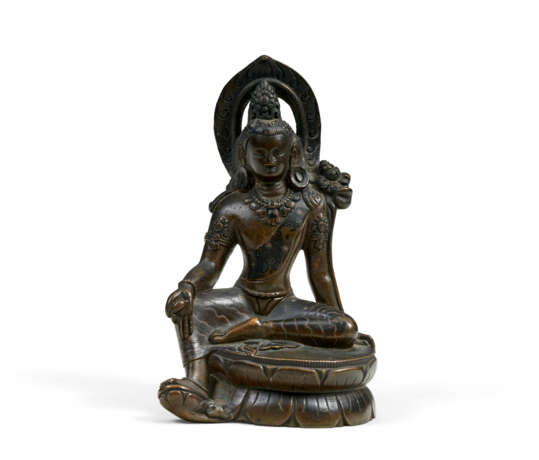 A SILVER AND COPPER-INLAID FIGURE OF PADMAPANI - photo 1