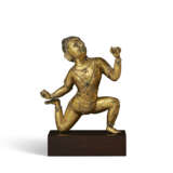 A GILT-BRONZE OF A SIDDHA FIGURE - фото 1