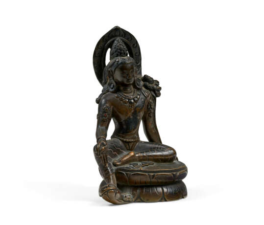 A SILVER AND COPPER-INLAID FIGURE OF PADMAPANI - photo 6
