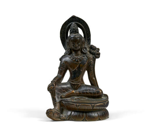 A SILVER AND COPPER-INLAID FIGURE OF PADMAPANI - photo 7