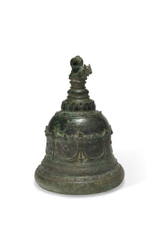 A LARGE BRONZE BELL WITH NANDI - Foto 2