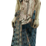 A LARGE PAINTED WOOD FIGURE OF AN ELDER - Foto 4