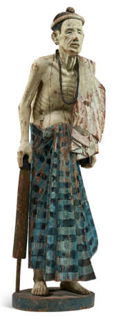 A LARGE PAINTED WOOD FIGURE OF AN ELDER - Foto 9