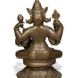 A BRASS FIGURE OF VISHNU AND LAKSMI - photo 3